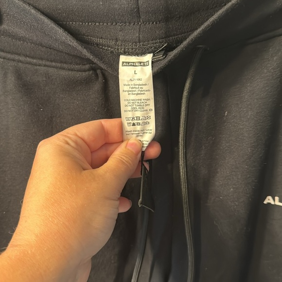 NWT Alphalete Shorts Large - Picture 2 of 3